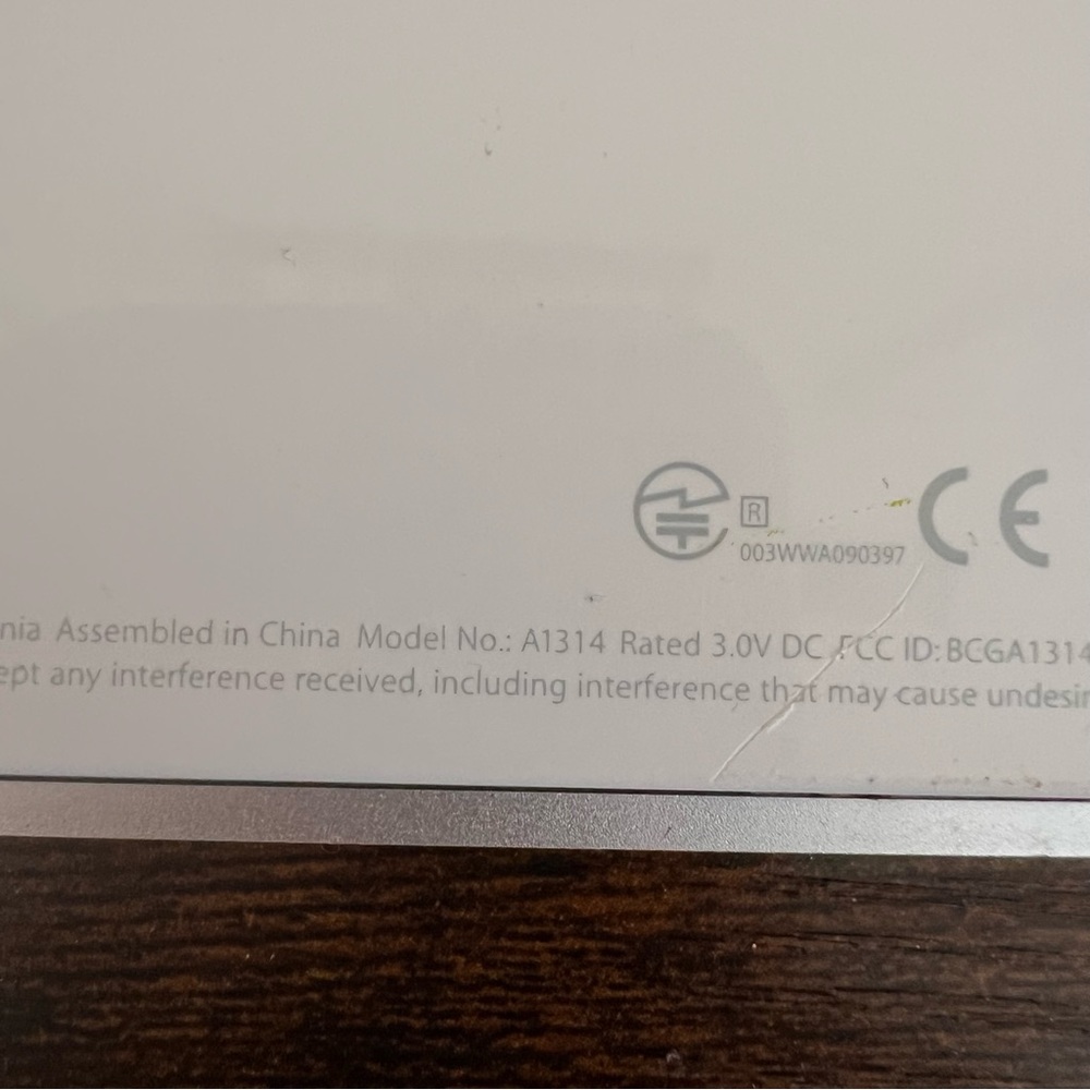 APPLE Wireless Keyboard Model A1314 - Picture 4 of 7